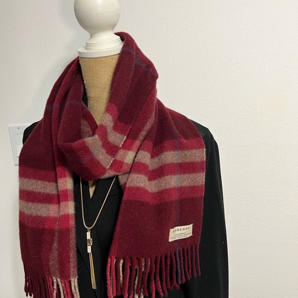 Vintage Cashmere Burberry Scarf burgundy red wine, plaid 🍷 - Picture 4 of 6